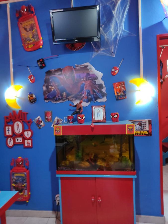Spiderman House Hotel CTA Eksteriør billede