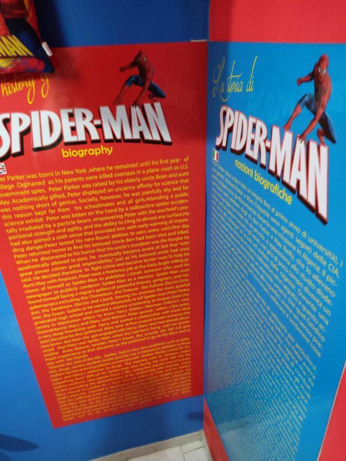 Spiderman House Hotel CTA Eksteriør billede