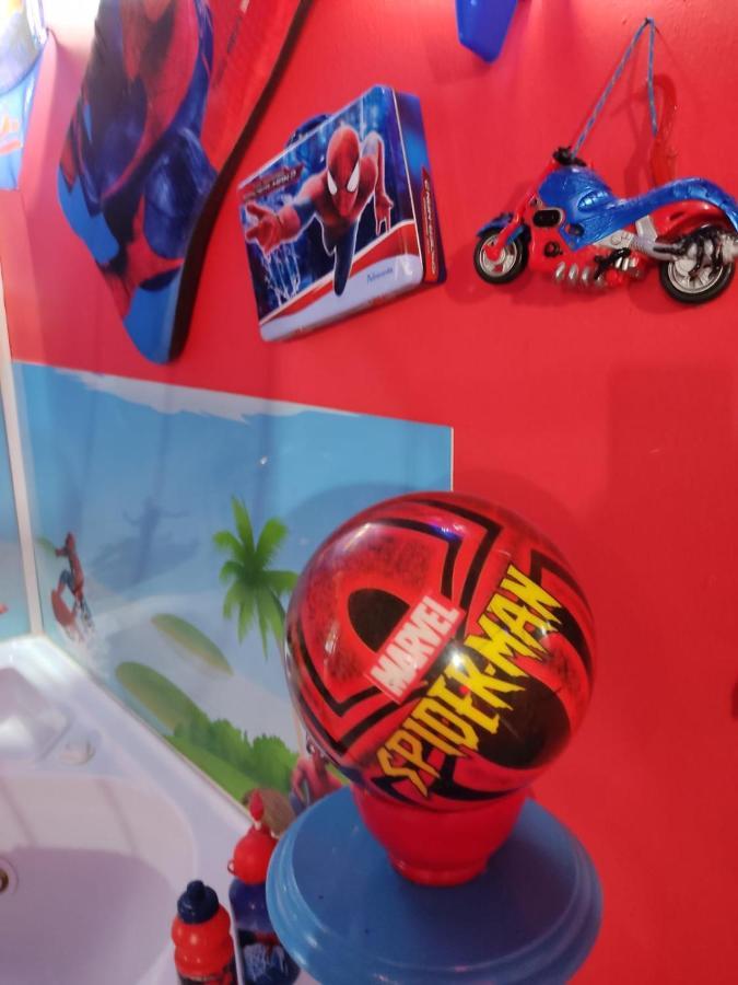 Spiderman House Hotel CTA Eksteriør billede