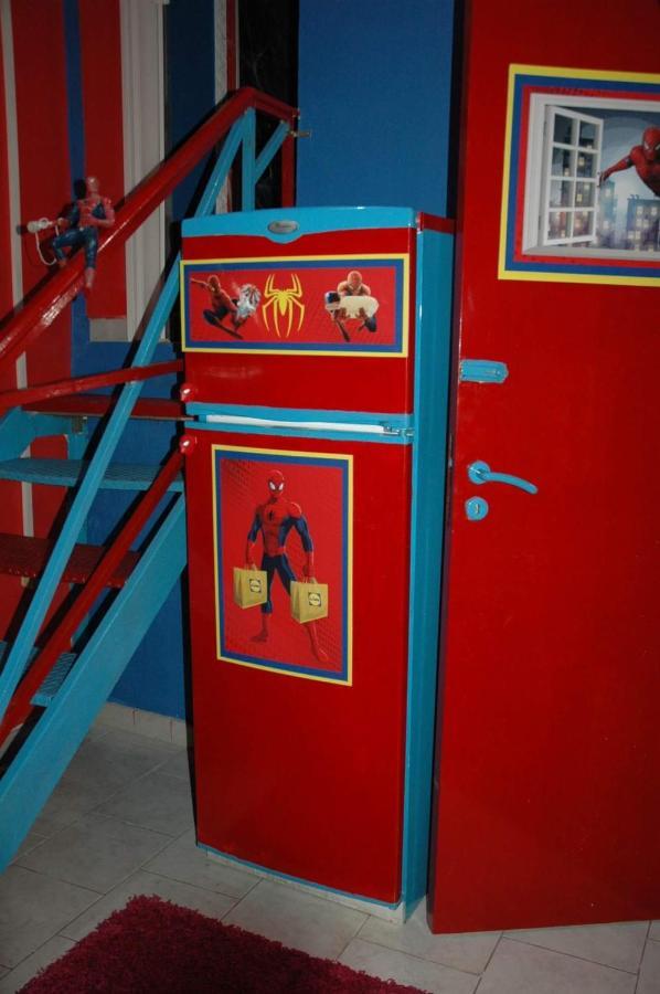 Spiderman House Hotel CTA Eksteriør billede